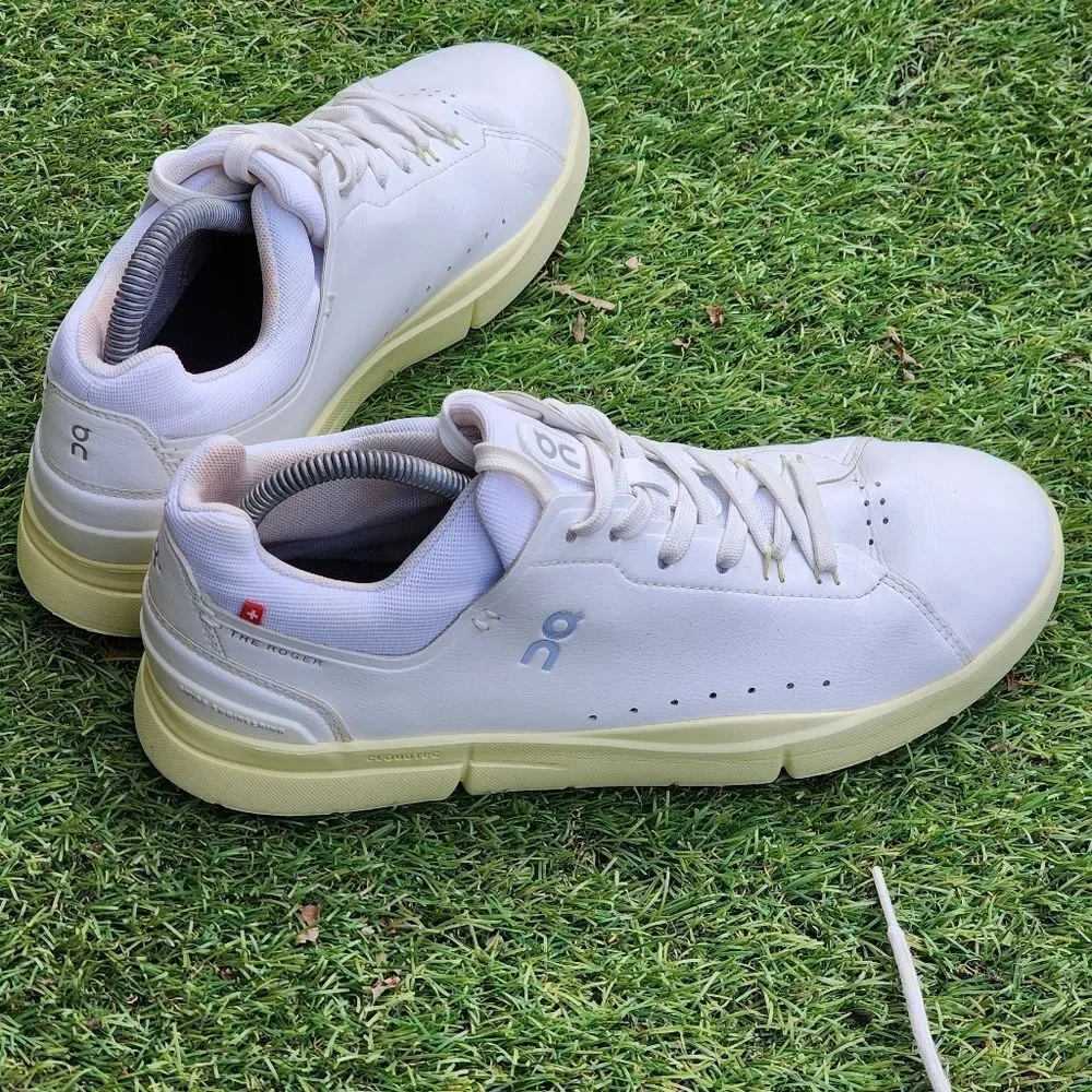 ON CLOUD THE ROGER - Womens Sneakers - SIZE 9 - See All Pictures -